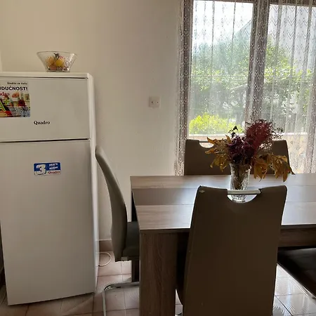 Apartment Bright & Spacious Two-bedroom Sukošan