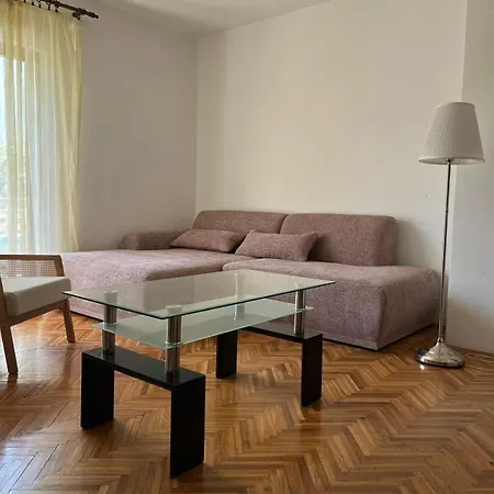 Apartment Bright & Spacious Two-bedroom