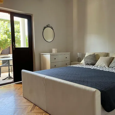 Bright & Spacious Two-bedroom