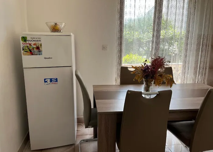 아파트 Bright & Spacious Two-bedroom Sukošan